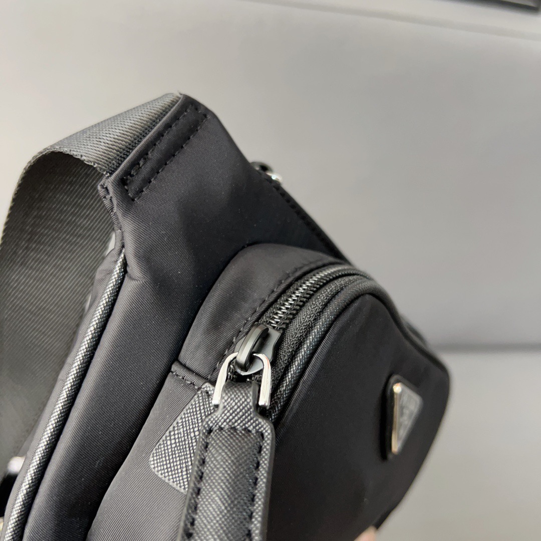 PRADA　Re-Nylon bag ショルダーバッグ