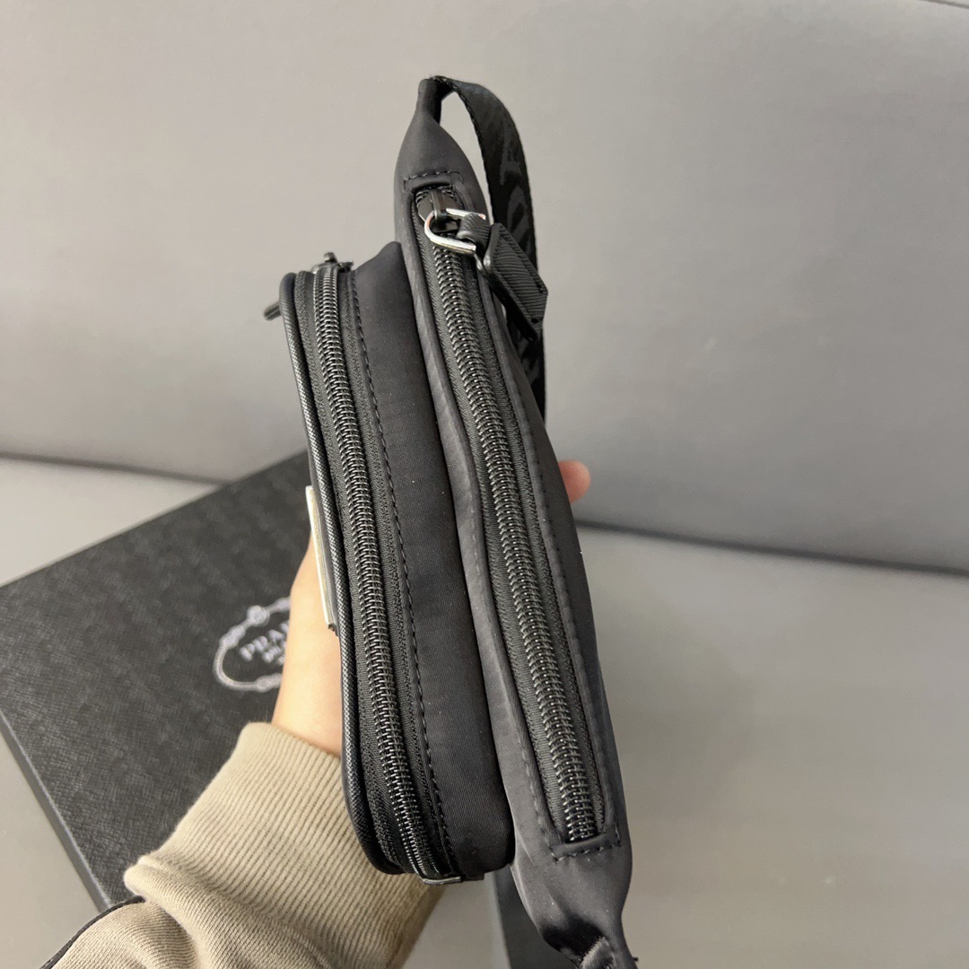 PRADA　Re-Nylon bag ショルダーバッグ