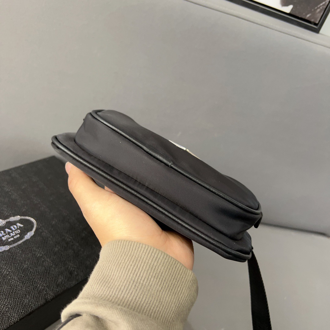 PRADA　Re-Nylon bag ショルダーバッグ