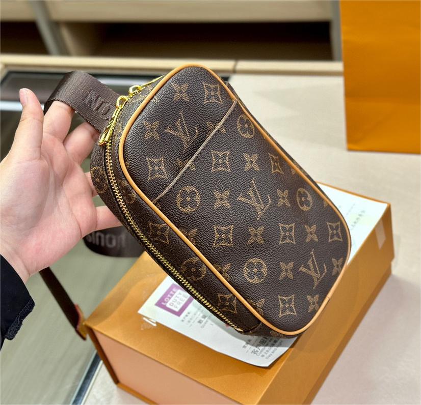 ★Louis Vuitton★ ユニセックス ショルダーバッグ