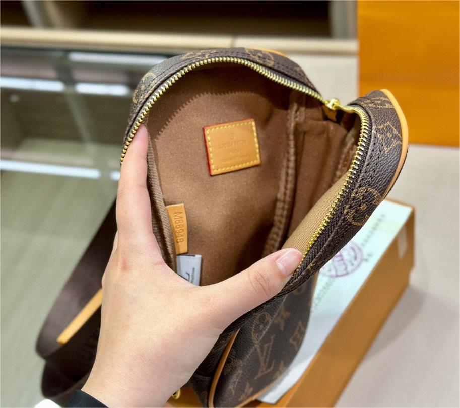 ★Louis Vuitton★ ユニセックス ショルダーバッグ
