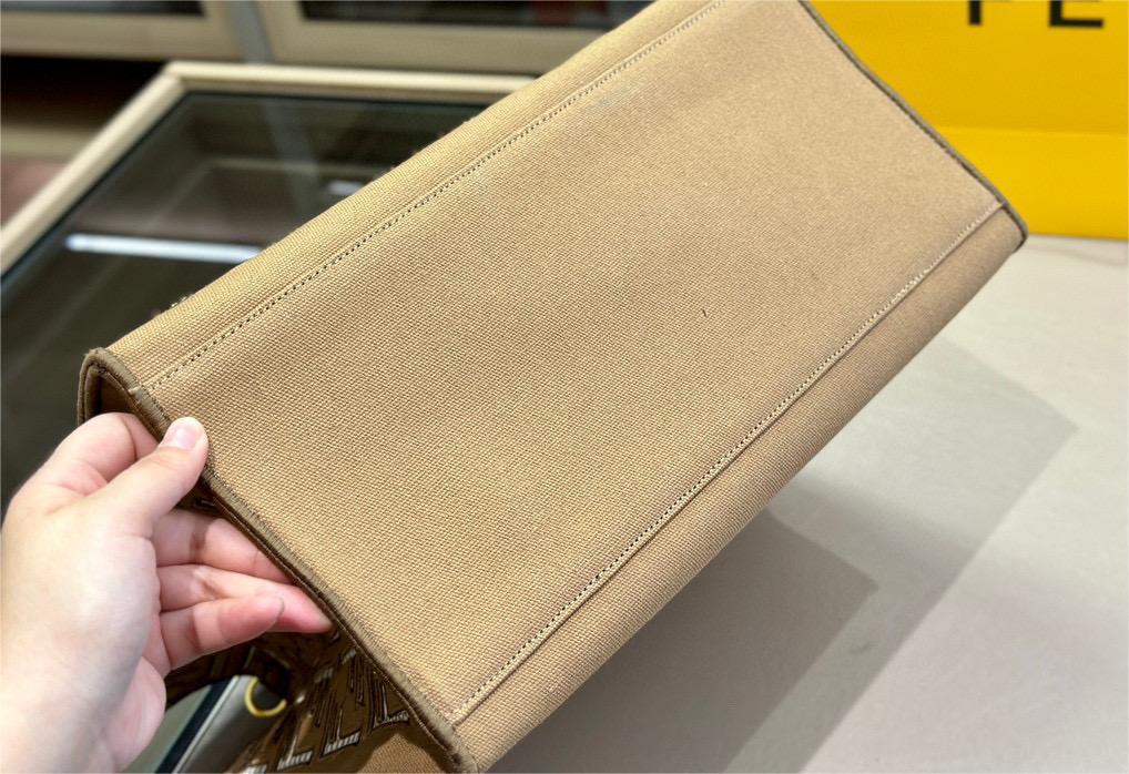 Fendi Peekaboo トートバッグ