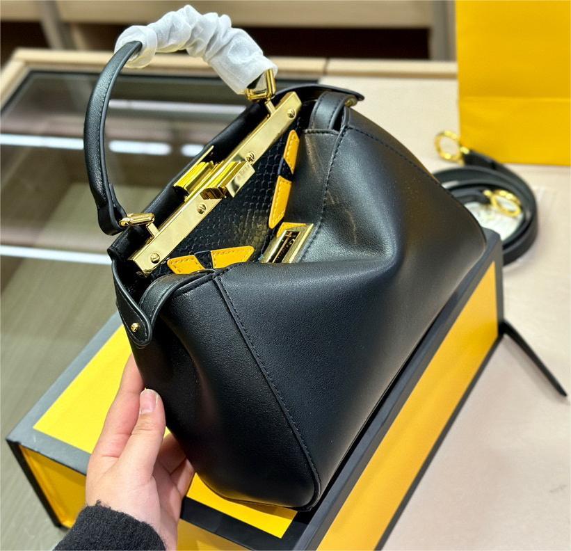 FENDI  PEEKABOO ハンドバッグ