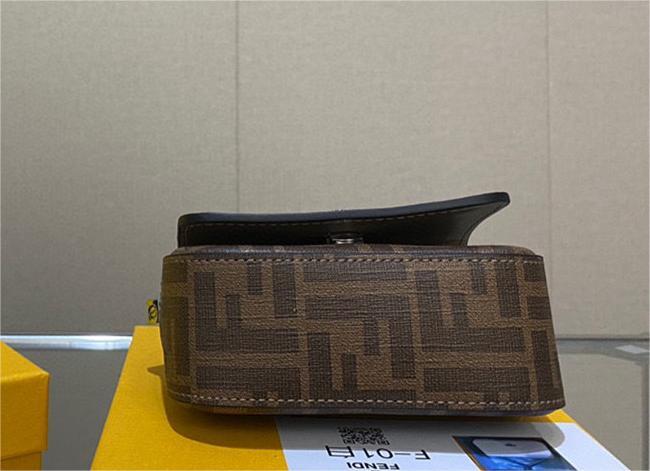FENDI nano　ショルダーバッグ