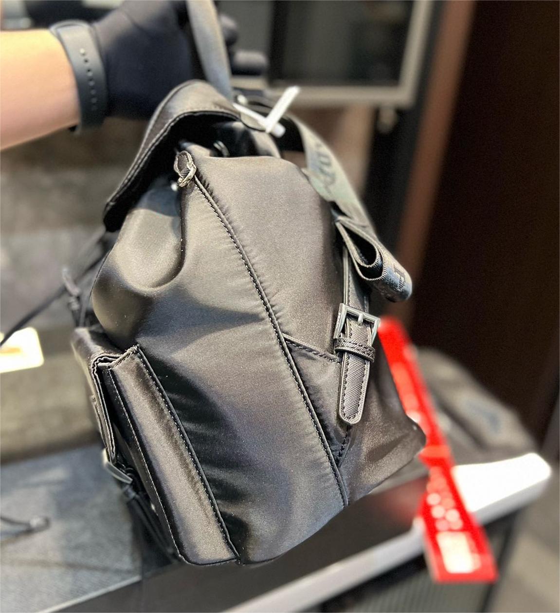 【PRADA】スモール Re-Nylon バックパック