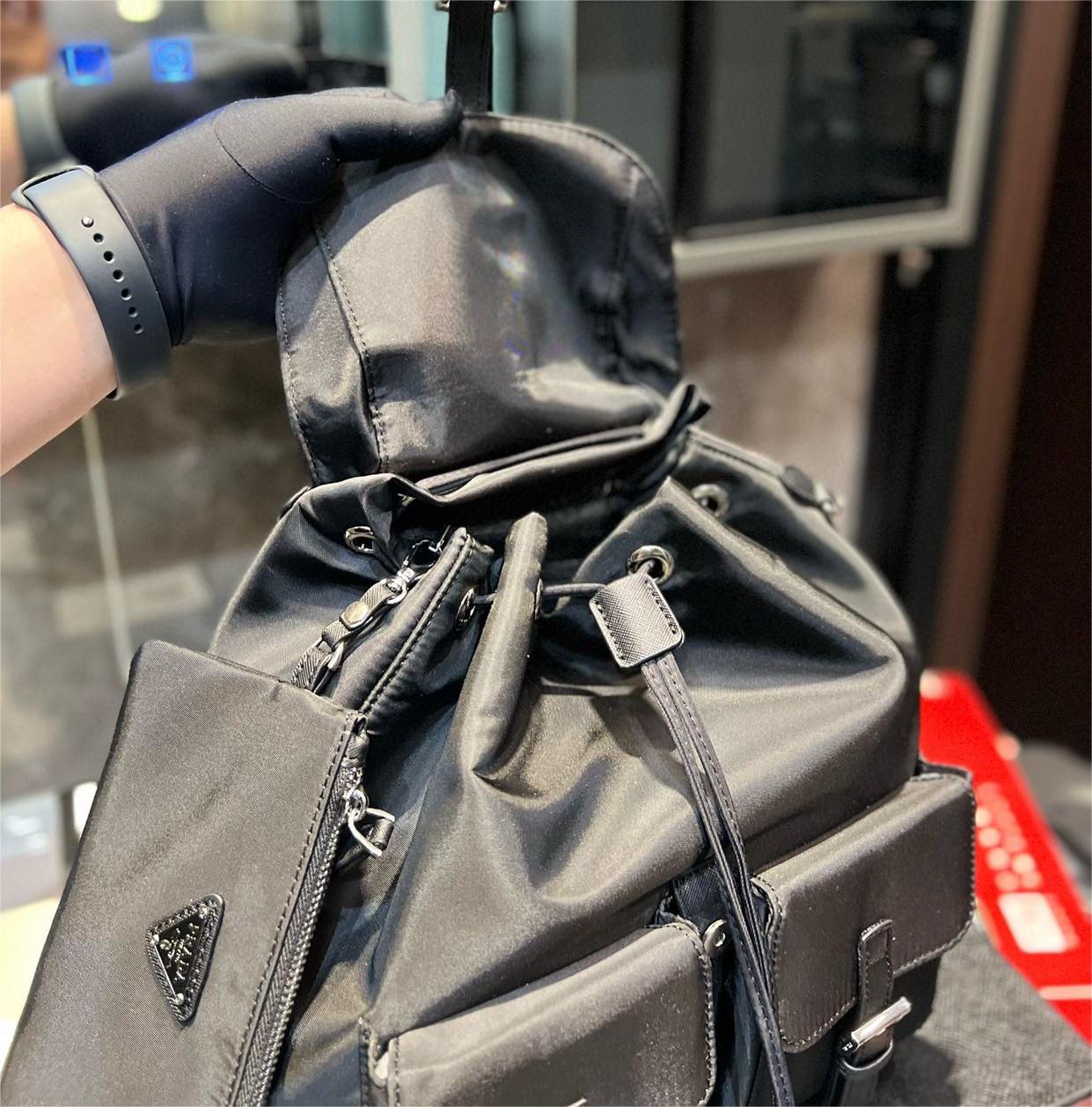 【PRADA】スモール Re-Nylon バックパック