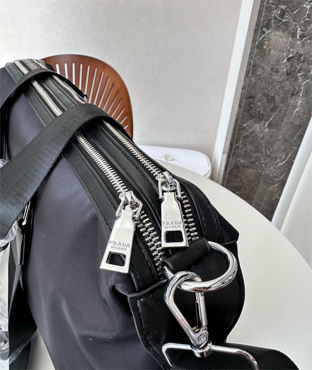 PRADA★ブラック　ボストンバッグ