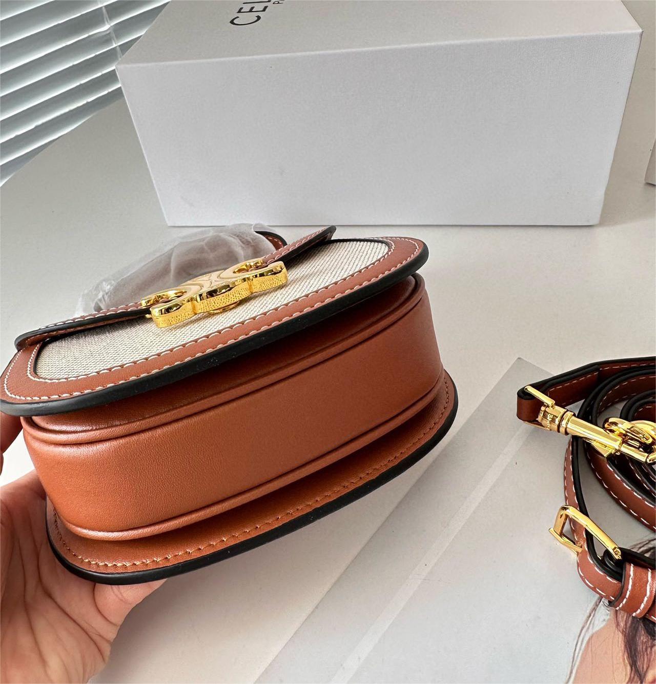 CELINE トリオンフ ミニ ブザス ハンドバッグ