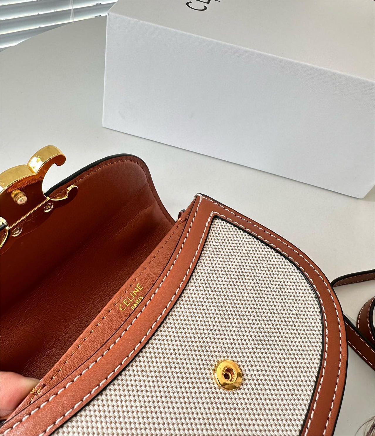 CELINE トリオンフ ミニ ブザス ハンドバッグ