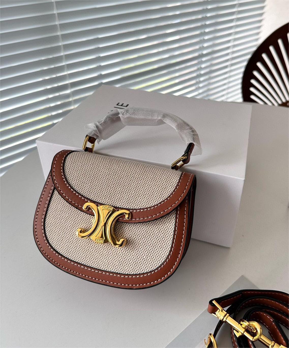  CELINE トリオンフ ミニ ブザス ハンドバッグ