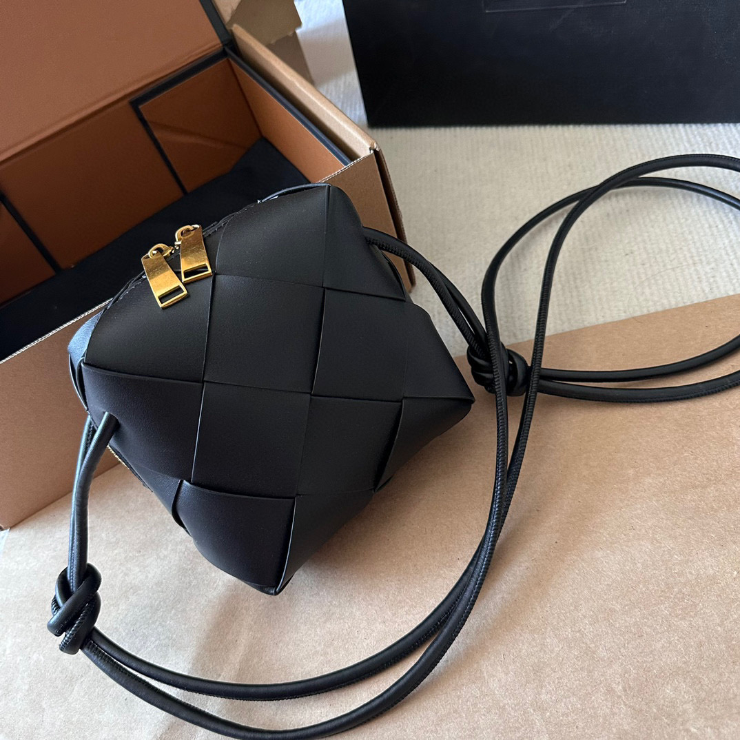 ★BOTTEGA VENETA*Cassette カセット ミニ バッグ