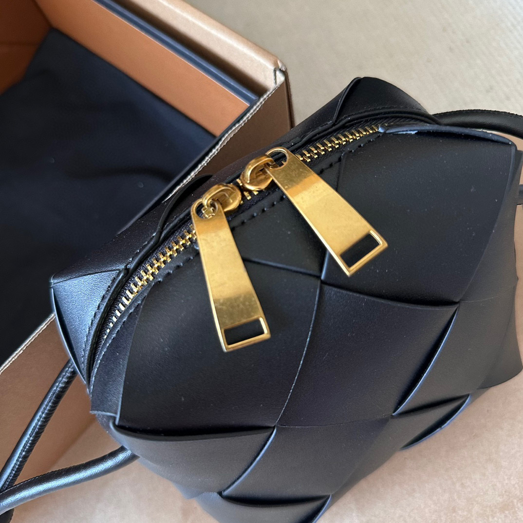 ★BOTTEGA VENETA*Cassette カセット ミニ バッグ