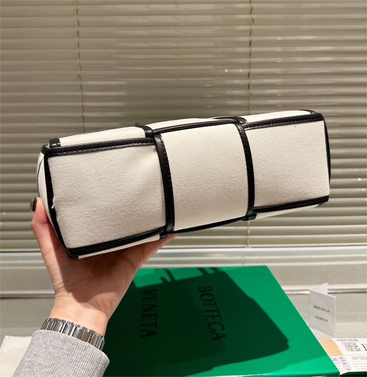 BOTTEGA VENETA トートバッグ