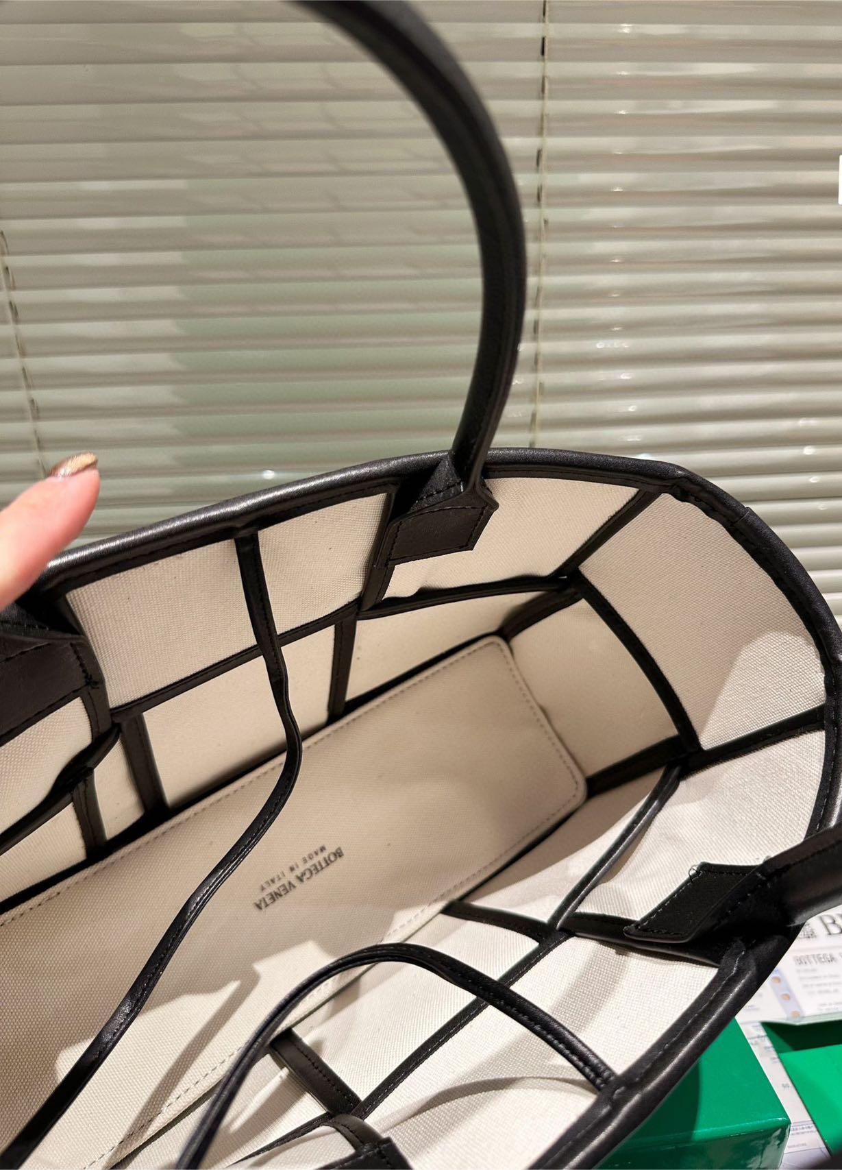 BOTTEGA VENETA トートバッグ