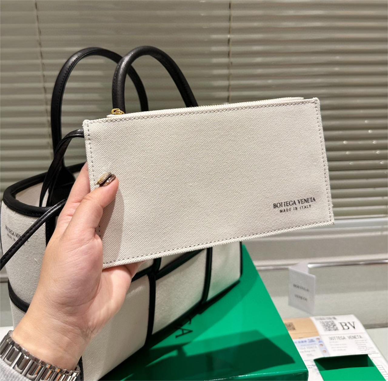 BOTTEGA VENETA トートバッグ