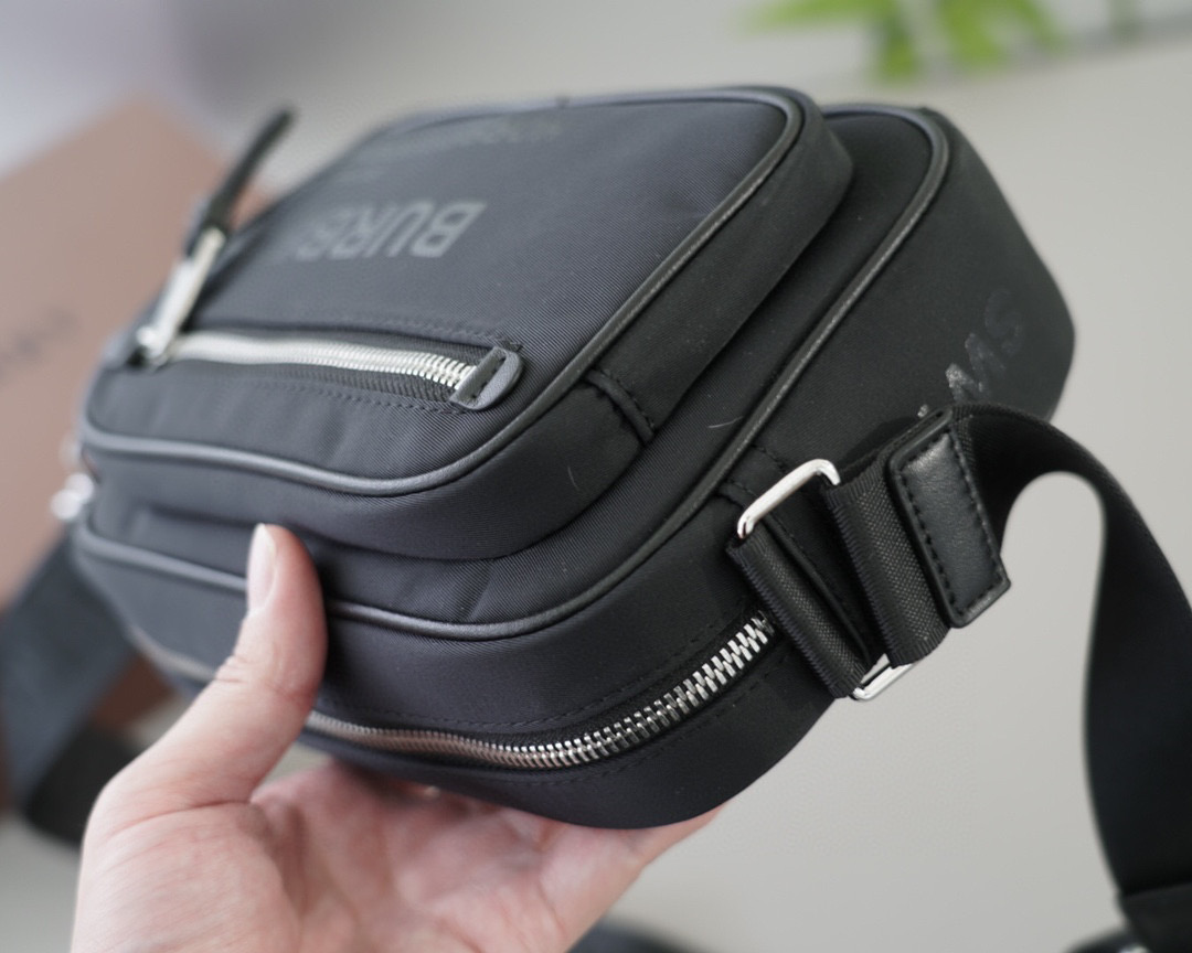 BURBERRY★ロゴプリント クロスボディバッグ