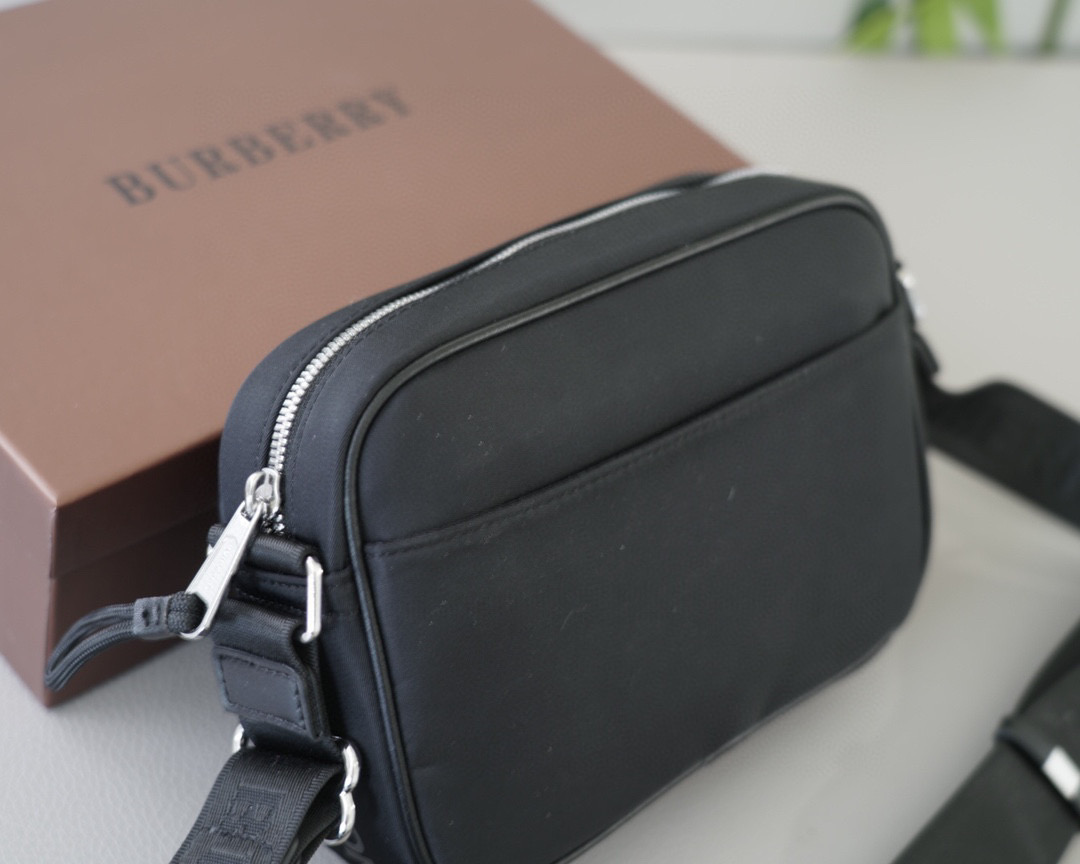 BURBERRY★ロゴプリント クロスボディバッグ
