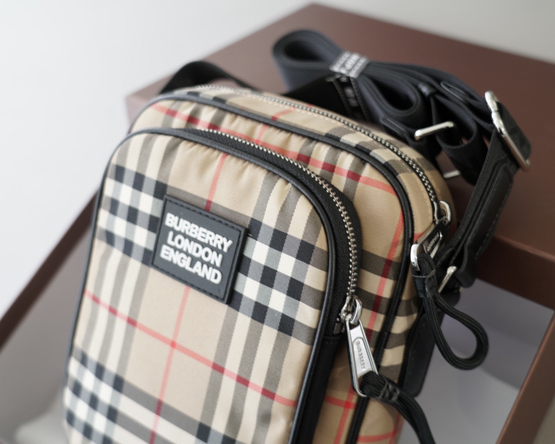 Burberry ヴィンテージチェック ショルダーバッグ ロゴ