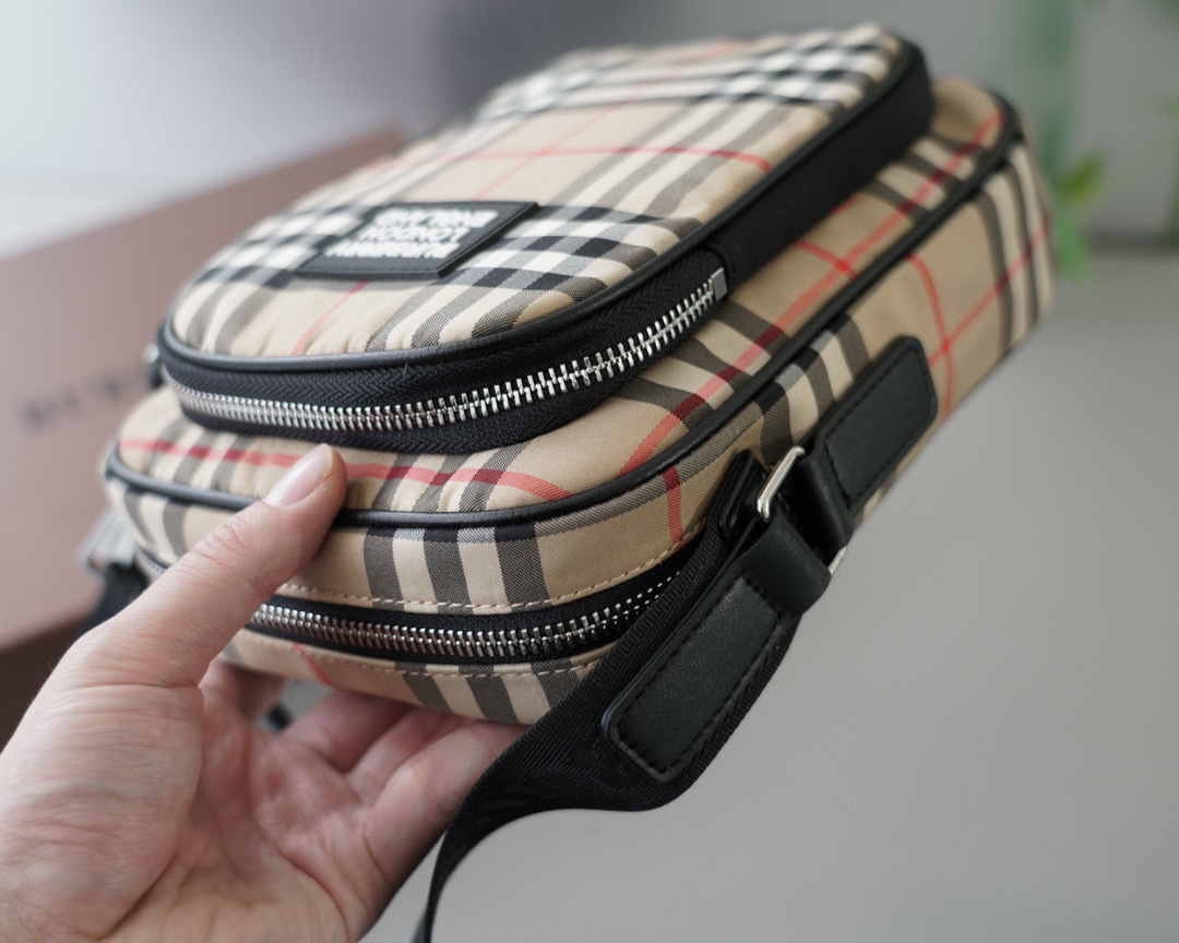 Burberry ヴィンテージチェック ショルダーバッグ ロゴ