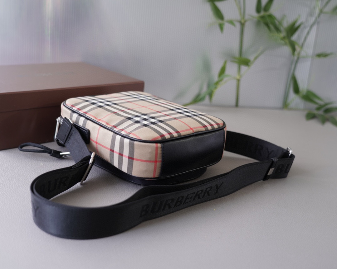 Burberry ヴィンテージチェック ショルダーバッグ ロゴ