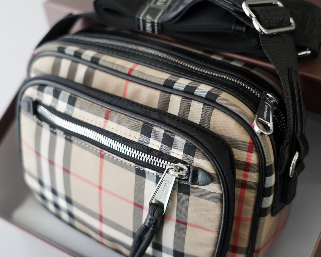 【BURBERRY】★Vintage Check Crossbody