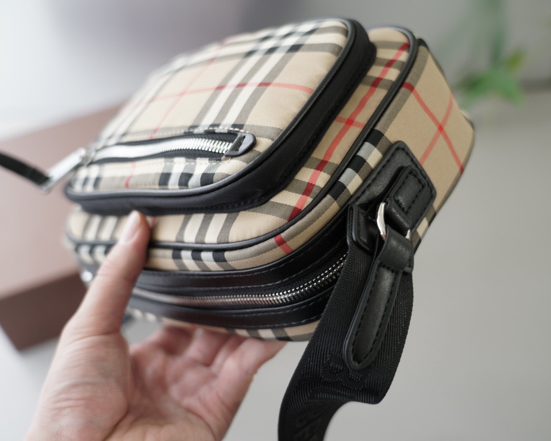 【BURBERRY】★Vintage Check Crossbody