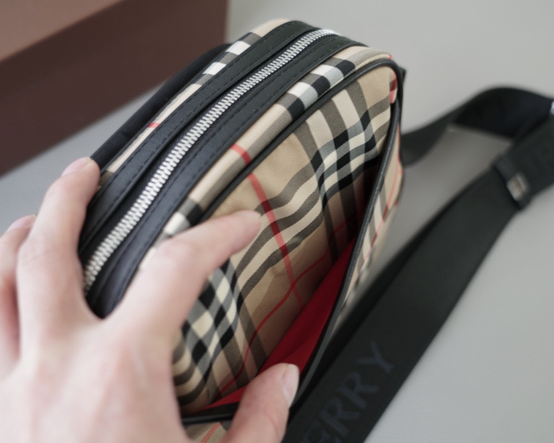 【BURBERRY】★Vintage Check Crossbody