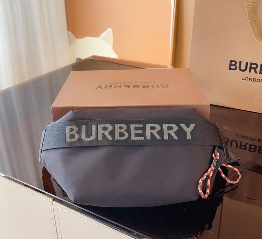 【BURBERRY】 SONNY レタリングロゴバムバッグ