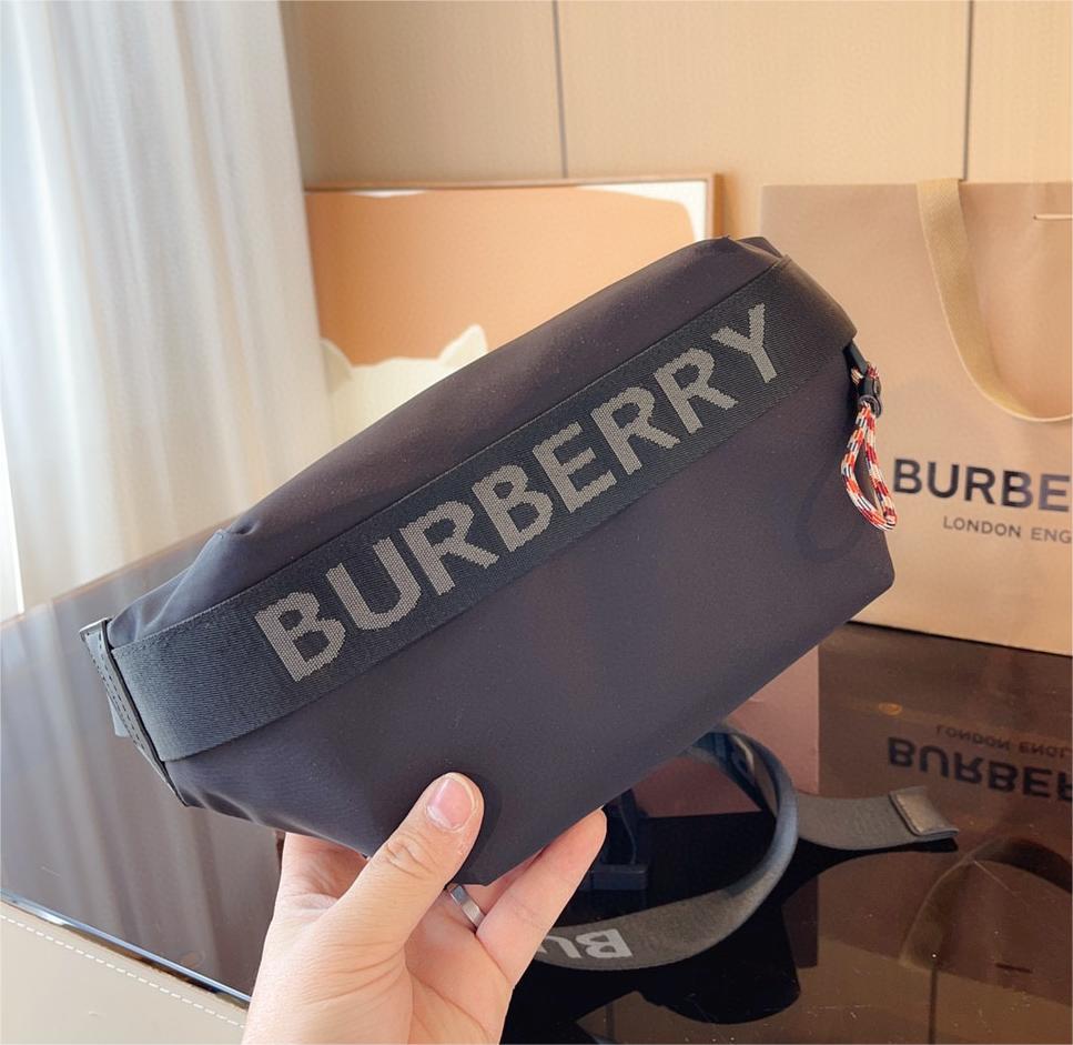 【BURBERRY】 SONNY レタリングロゴバムバッグ