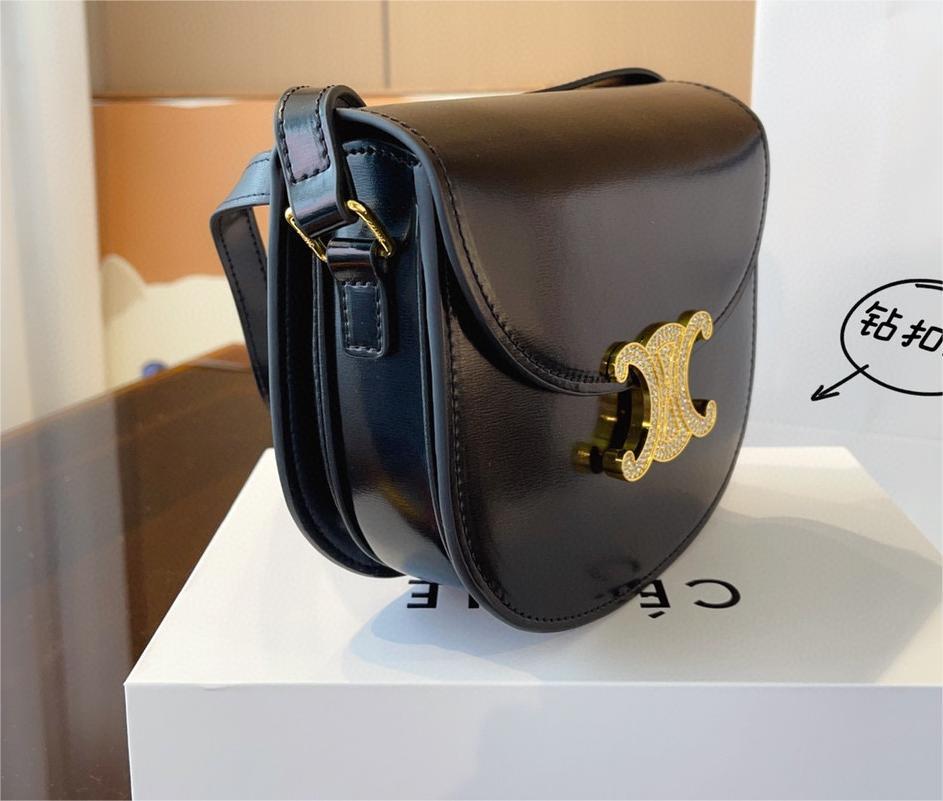 【CELINE】 TRIOMPH　ショルダーバッグ