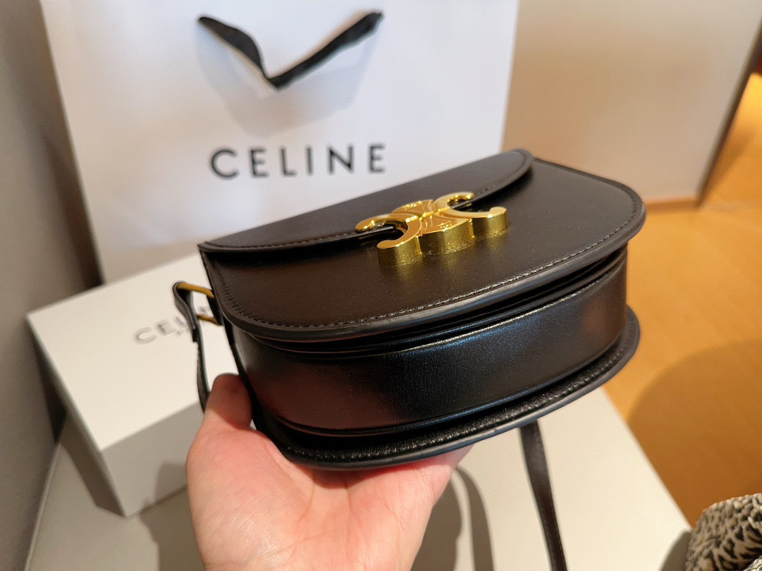 CELINE セリーヌ トリオンフ バッグ シャイニーカーフ