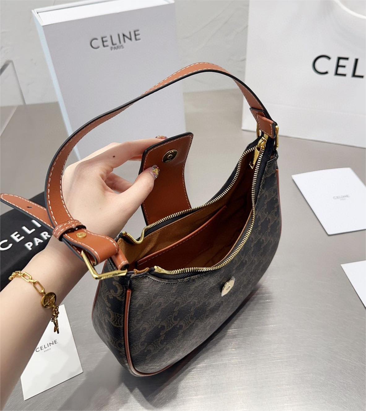 CELINE ミニ ハンドルバッグ AVA トリオンフキャンバス