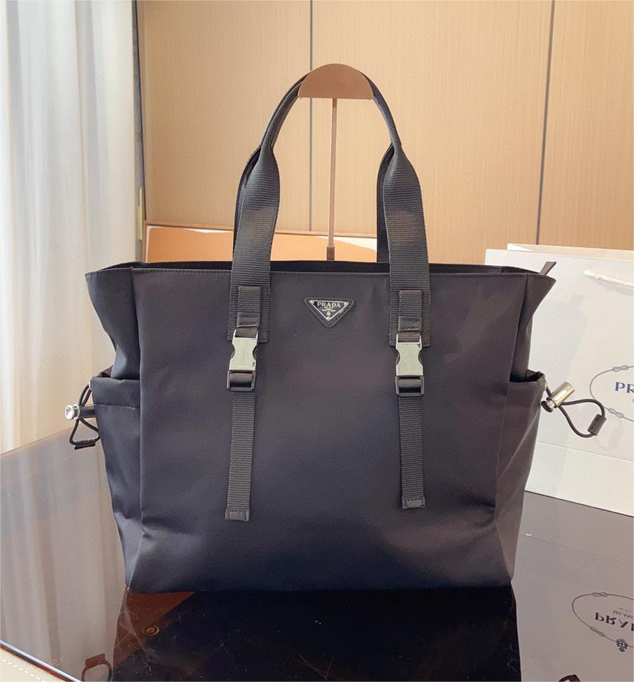 PRADA Re-Nylon トライアングルロゴ トートバッグ