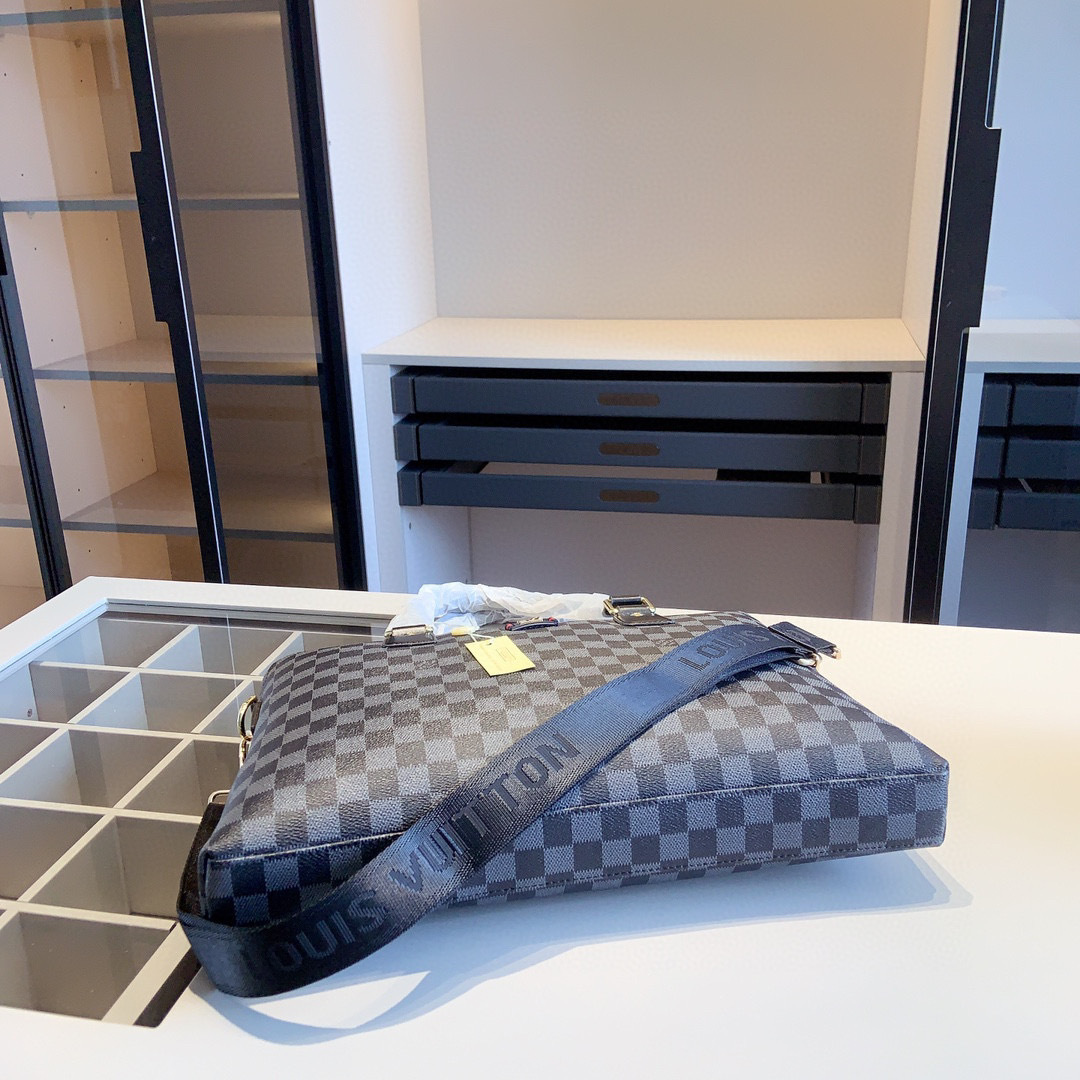★Louis Vuitton★メンズ ショルダーバッグ