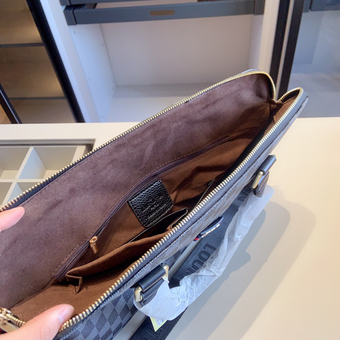 ★Louis Vuitton★メンズ ショルダーバッグ