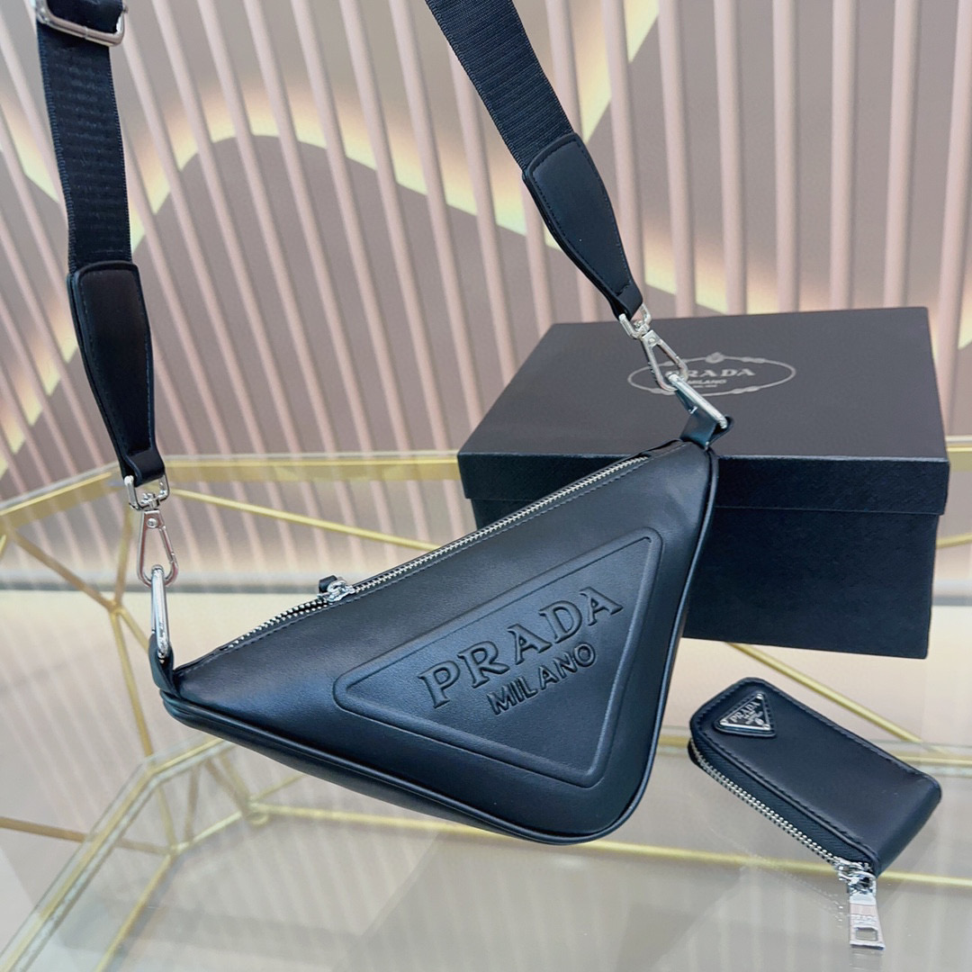 ☆PRADA☆サフィアーノレザーベルトバッグ