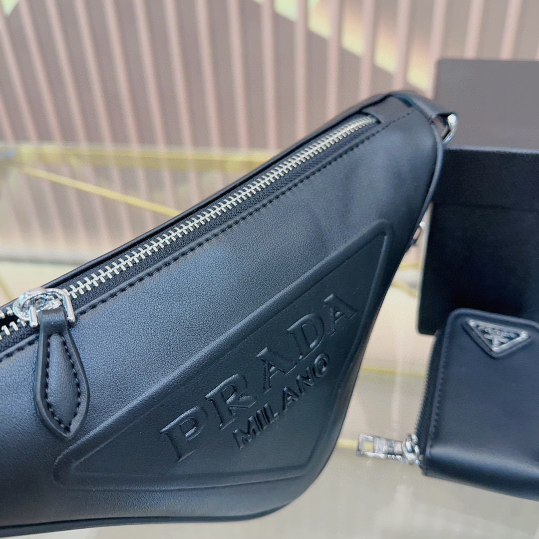 ☆PRADA☆サフィアーノレザーベルトバッグ