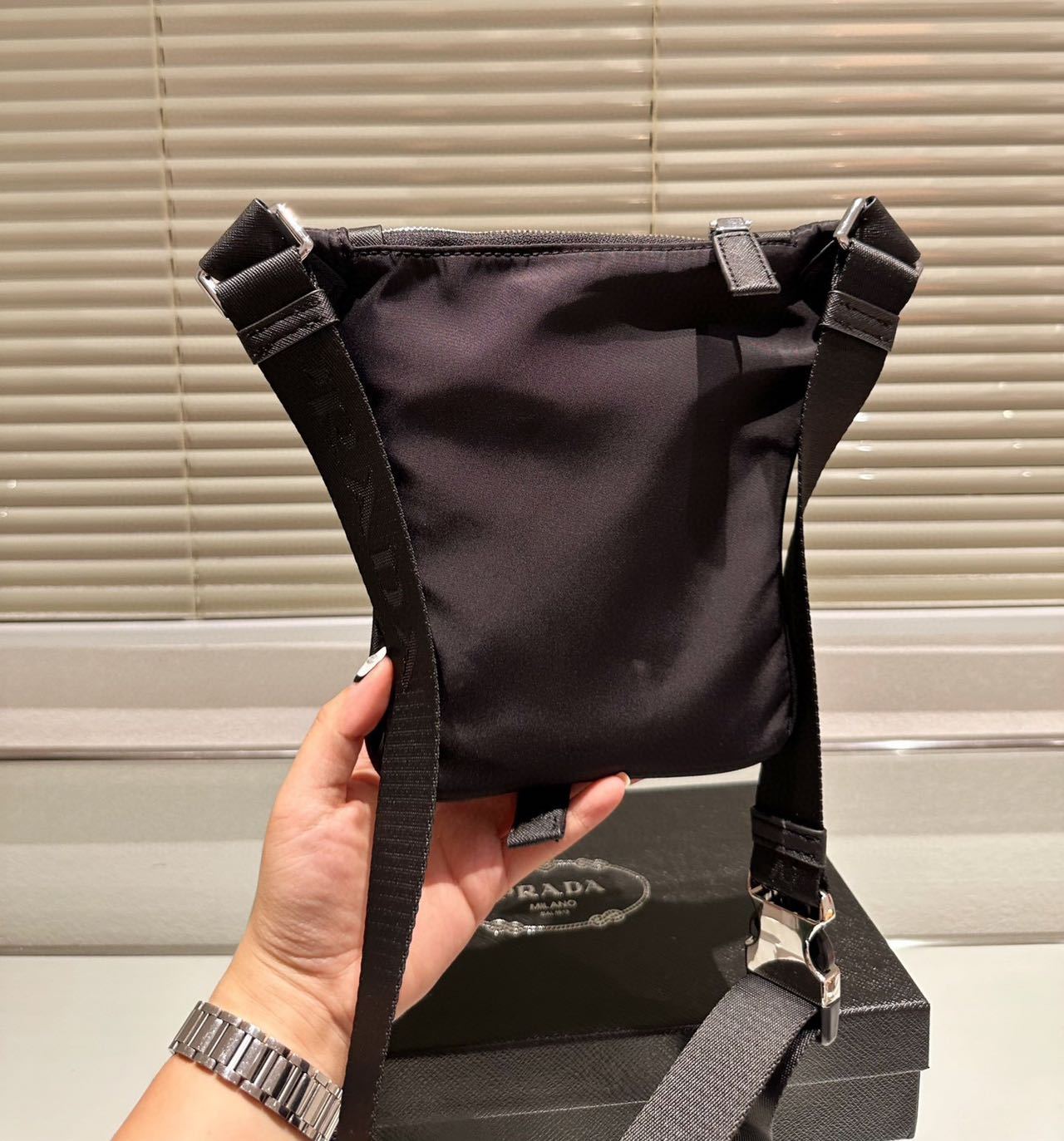 PRADA　Re-Nylon SAFFIANO ショルダー ボディバッグ