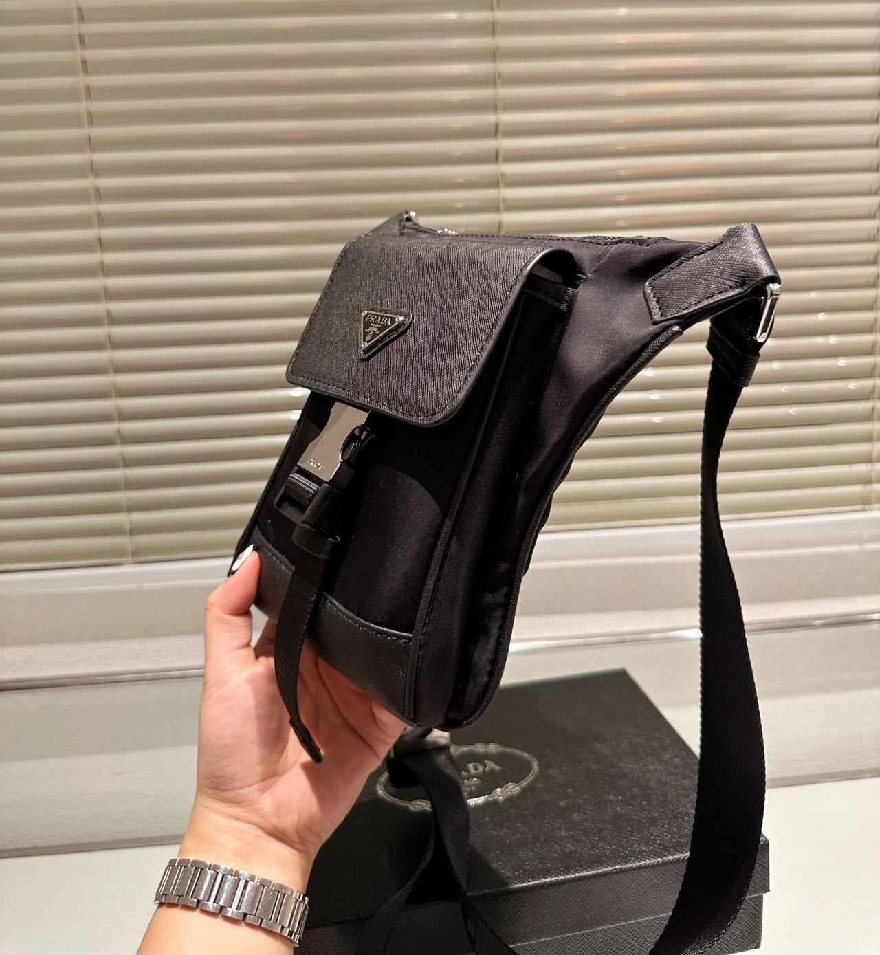 PRADA　Re-Nylon SAFFIANO ショルダー ボディバッグ
