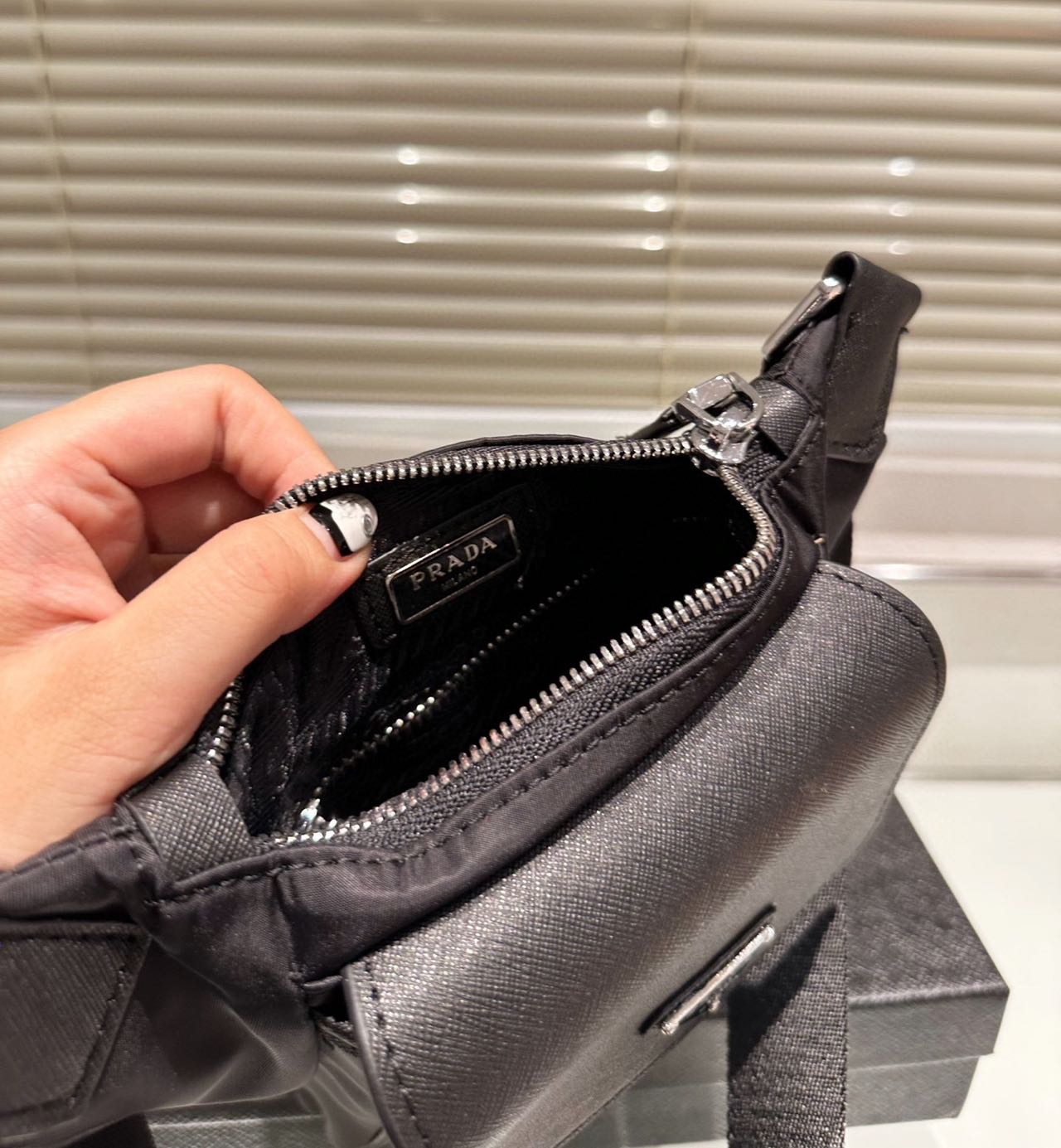 PRADA　Re-Nylon SAFFIANO ショルダー ボディバッグ
