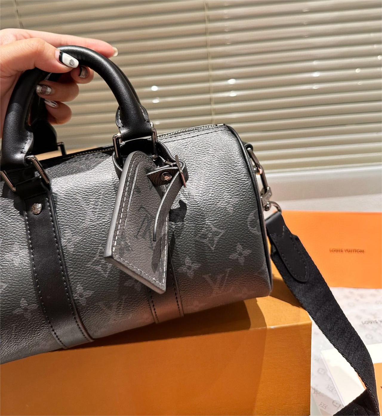 【Louis Vuitton】ルイ・ヴィトン キーポル・バンドリエール 25