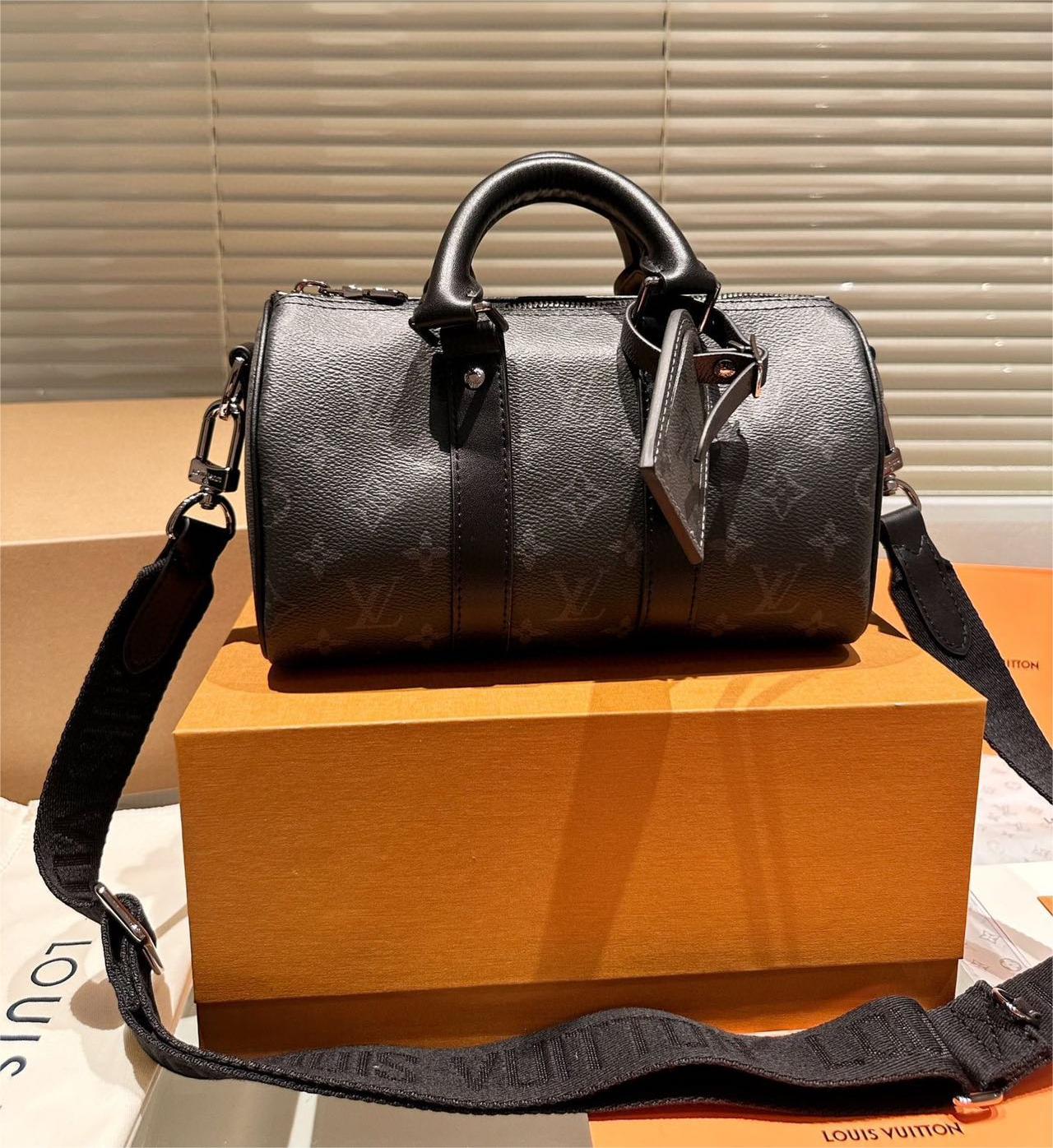 【Louis Vuitton】ルイ・ヴィトン キーポル・バンドリエール 25