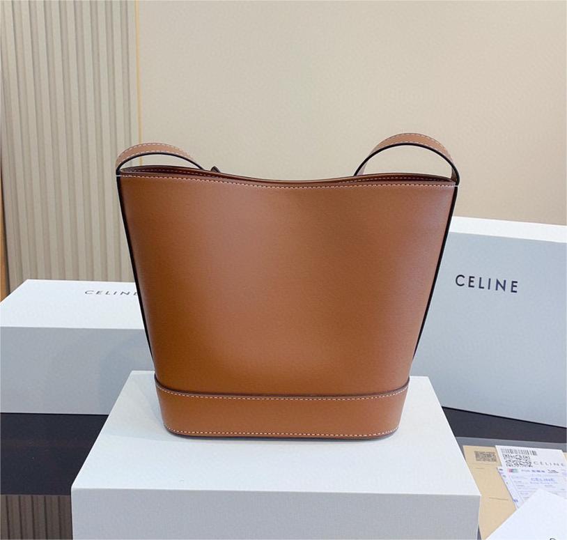 【CELINE】 スモール バケット キュイルトリオンフ Bag