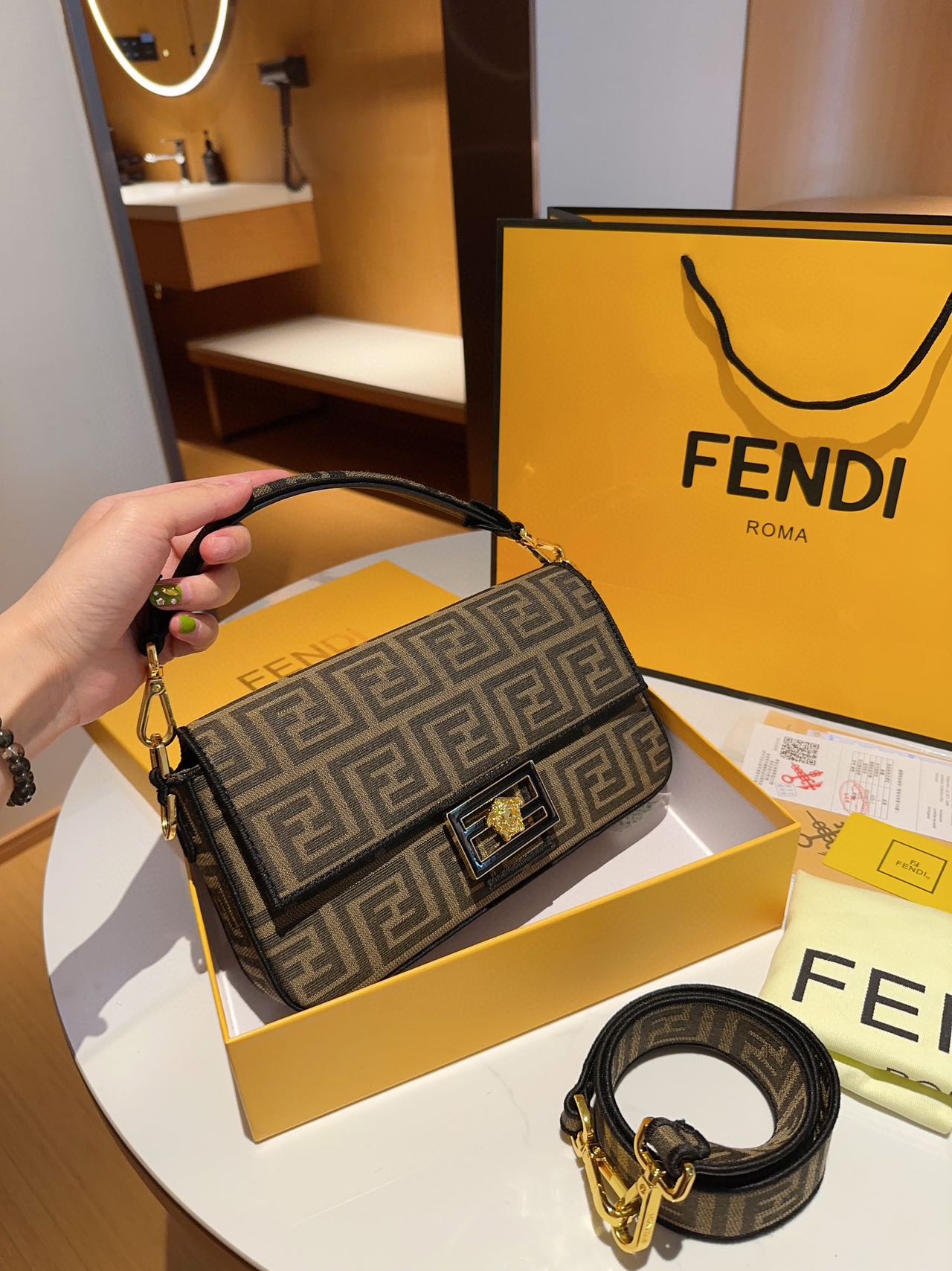 FENDI☆定番ショルダーバッグ