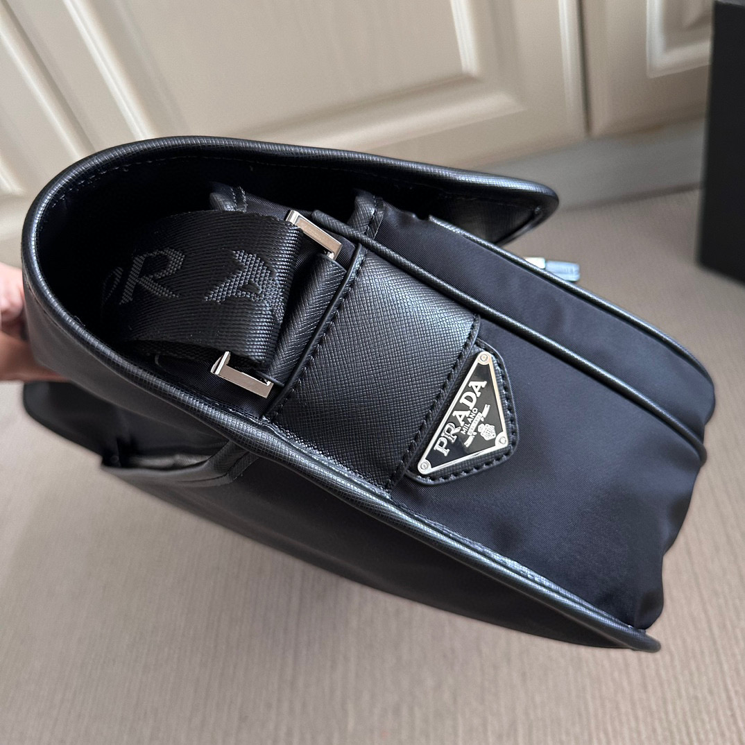 PRADA プラダ ナイロン ショルダーバッグ
