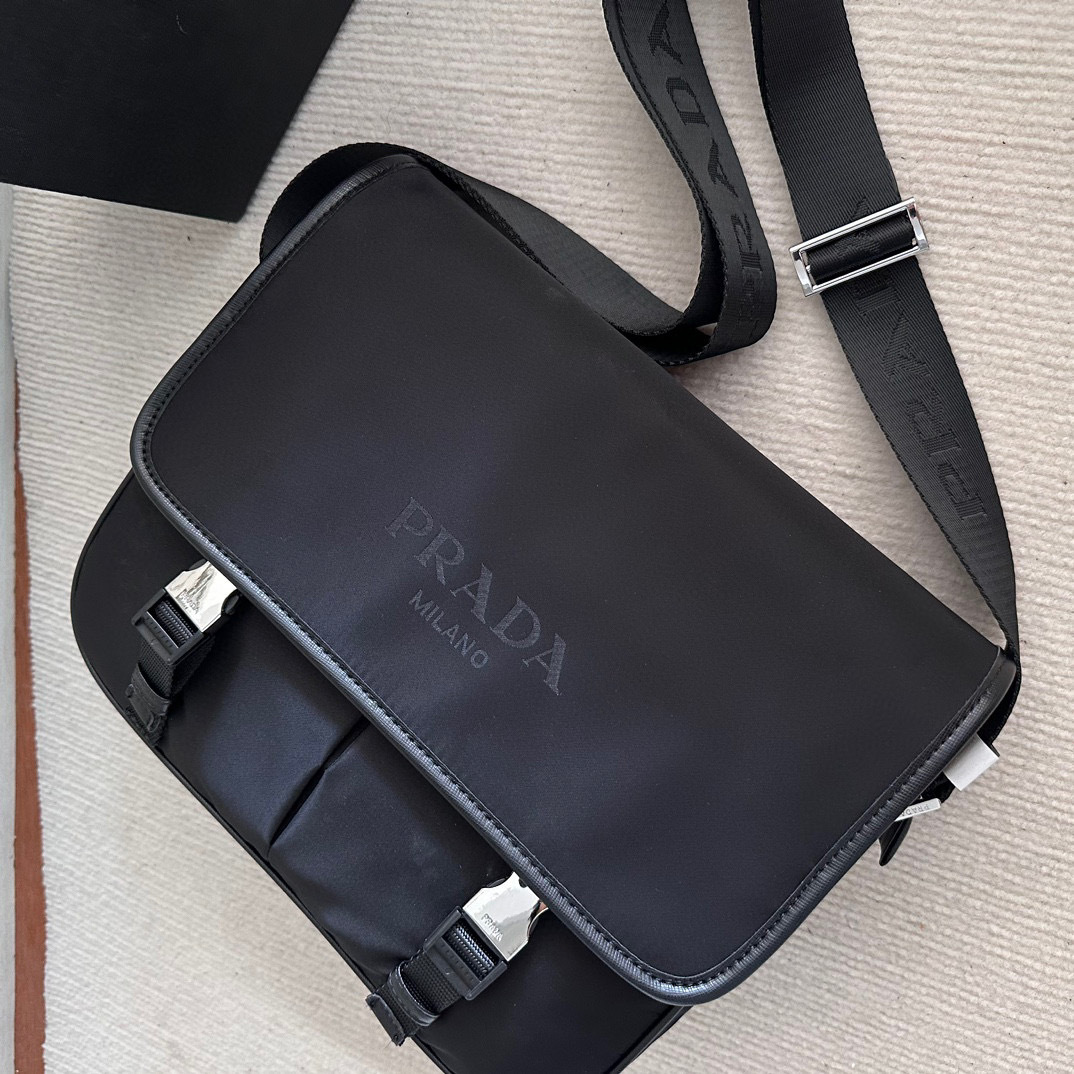PRADA プラダ ナイロン ショルダーバッグ