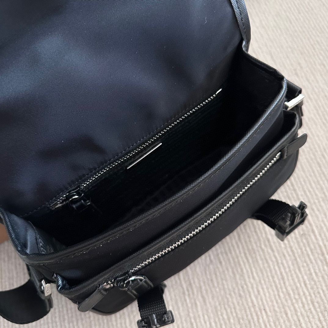PRADA プラダ ナイロン ショルダーバッグ