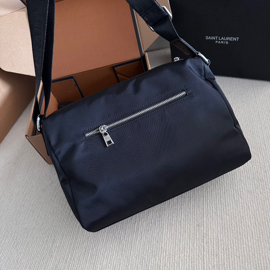 PRADA  Re-Nylon　ショルダーバッグ