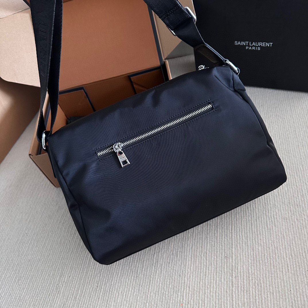 PRADA  Re-Nylon　ショルダーバッグ