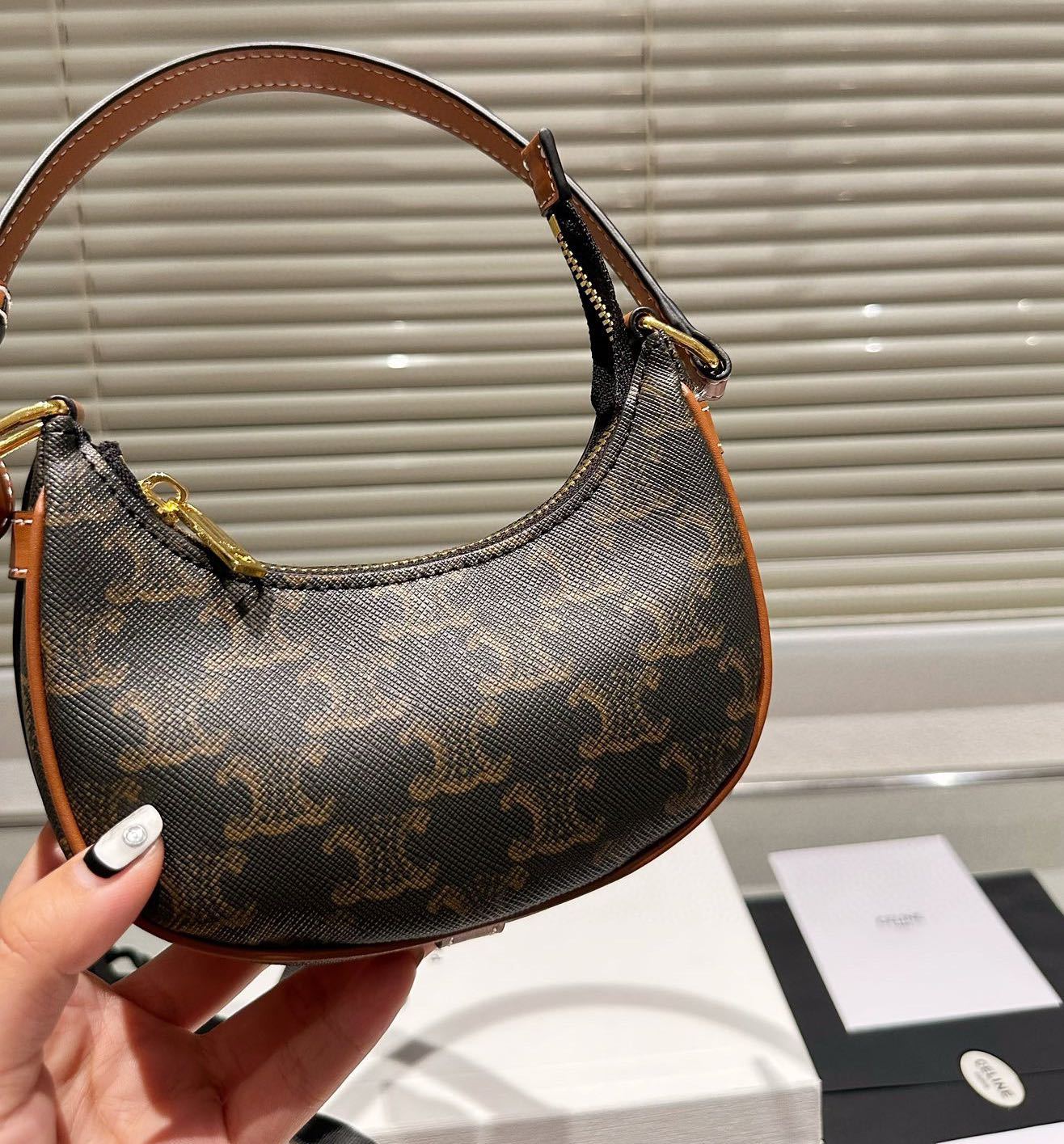CELINE☆ミニAVA♪トリオンフキャンバスショルダー